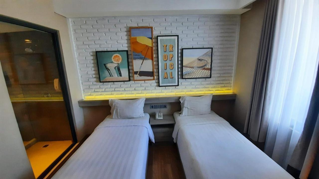 Expressia Hotel Makassar Extérieur photo